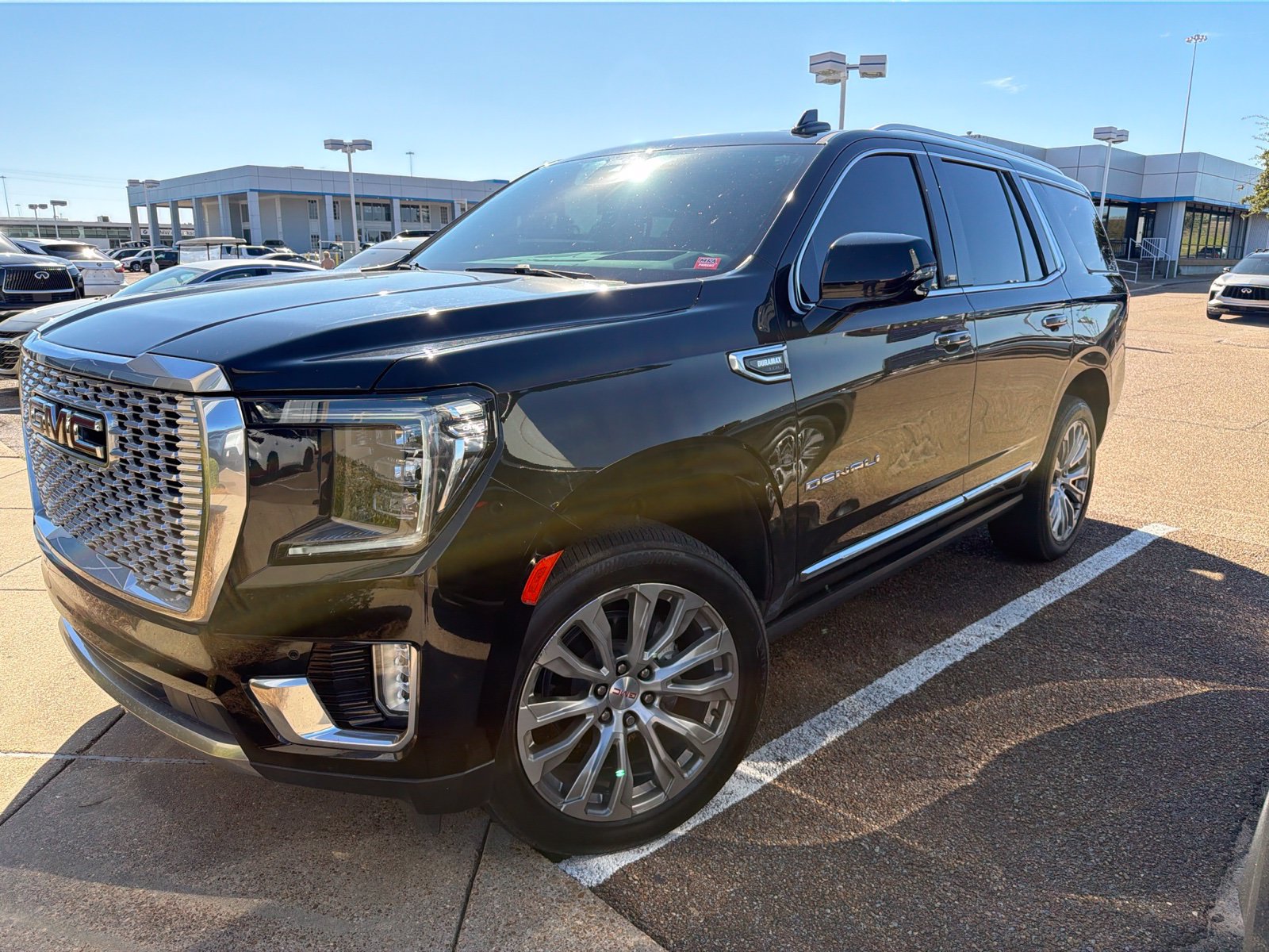 Used 2023 GMC Yukon Denali RWD image 1