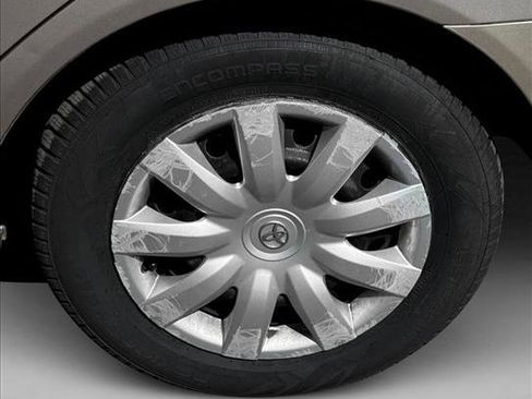Used 2005 Toyota Camry LE FWD image 8