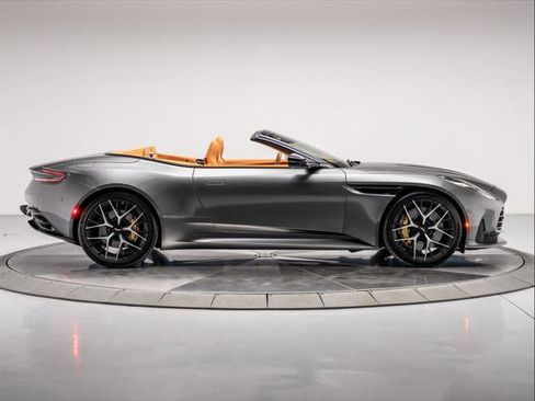 Used 2025 Aston Martin DB12 Convertible RWD image 13