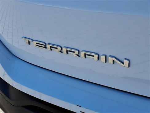 Used 2024 GMC Terrain SLE image 25