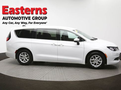 Used 2023 Chrysler Voyager LX image 46
