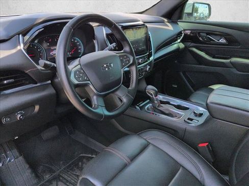 Used 2024 Chevrolet Traverse RS FWD image 14