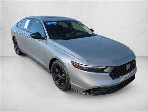 Certified 2025 Honda Accord SE image 3