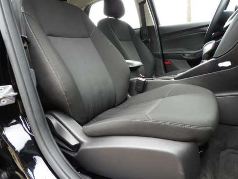 Used 2018 Ford Focus SE FWD image 31