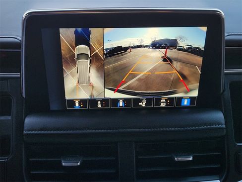 Used 2023 Chevrolet Tahoe LT w/ LT Signature Plus Package image 19