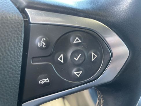 Used 2023 Chevrolet Traverse RS image 16