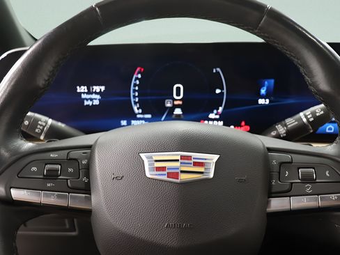 Used 2024 Cadillac XT4 Luxury FWD image 11