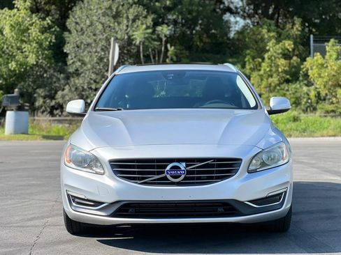 Used 2016 Volvo V60 T5 Premier w/ Convenience Package FWD image 8