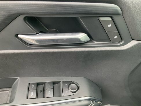 Used 2025 GMC Acadia Elevation image 28