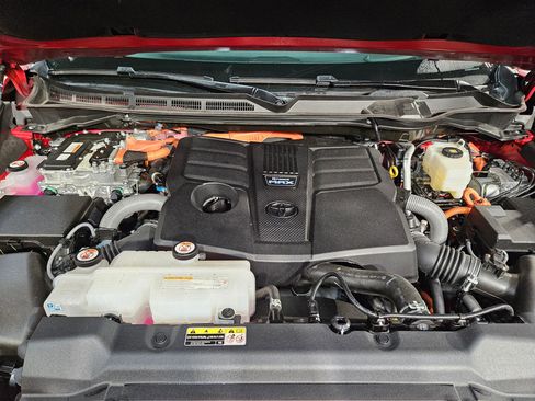 Certified 2025 Toyota Tundra Platinum AWD/4WD image 19