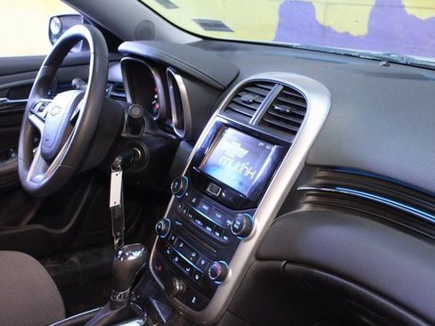 Used 2015 Chevrolet Malibu LT image 10