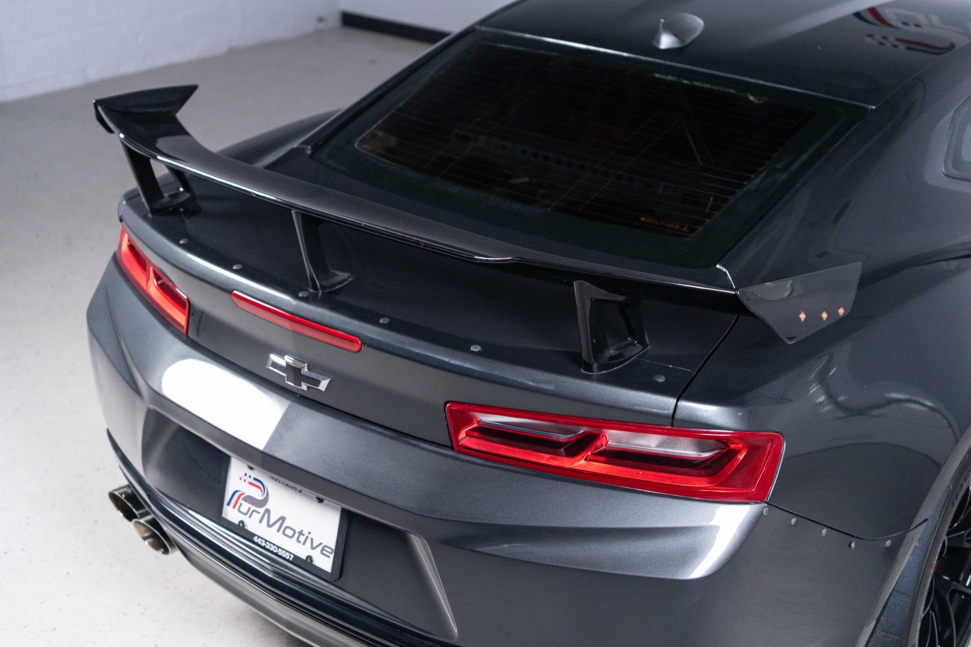 Used 2018 Chevrolet Camaro SS RWD image 16