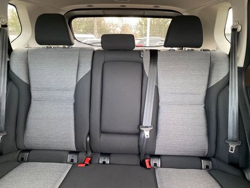 Used 2023 Nissan Rogue SV image 11