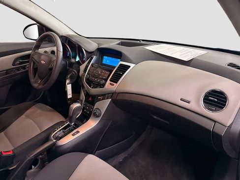 Used 2014 Chevrolet Cruze LS FWD image 23