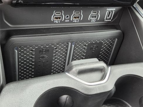 New 2026 RAM 1500 Laramie AWD/4WD image 17