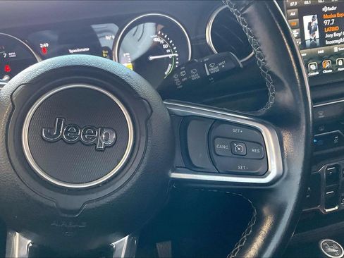 Used 2021 Jeep Wrangler Unlimited Sahara w/ Safety Group AWD/4WD image 9