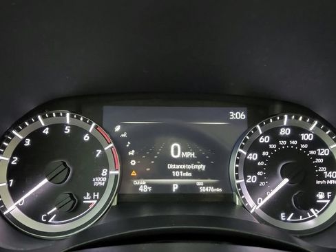 Used 2023 Toyota Highlander XLE AWD/4WD image 25