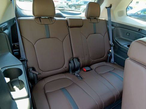 Used 2025 Honda Pilot Elite image 35