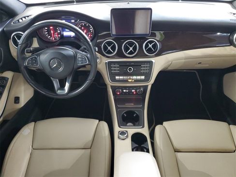 Used 2018 Mercedes-Benz CLA 250 image 10