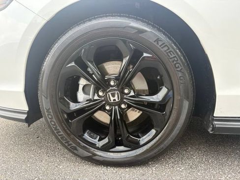 Used 2025 Honda Accord SE image 11