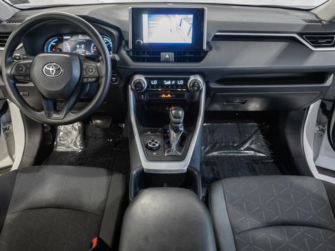 Used 2025 Toyota RAV4 XLE AWD/4WD image 18