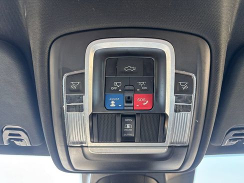 Used 2023 RAM 1500 Laramie AWD/4WD image 20