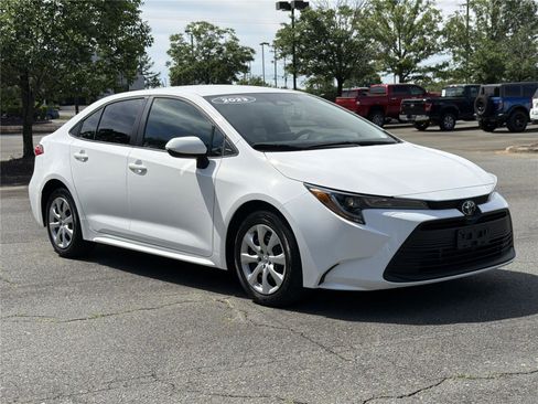 Used 2023 Toyota Corolla LE w/ Carpet Mat Package (TMS) FWD image 30
