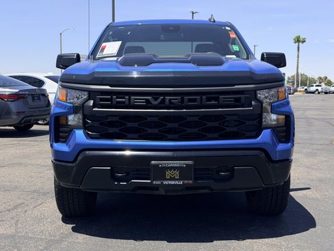 Used 2024 Chevrolet Silverado 1500 Custom Trail Boss w/ Turbomax Blackout Package AWD/4WD image 2