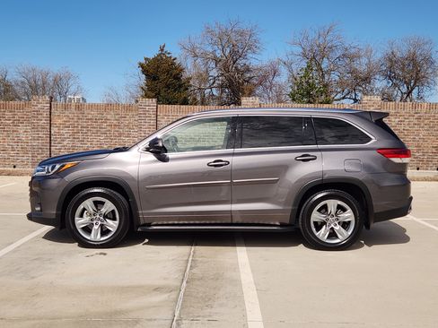 Used 2018 Toyota Highlander Limited image 5