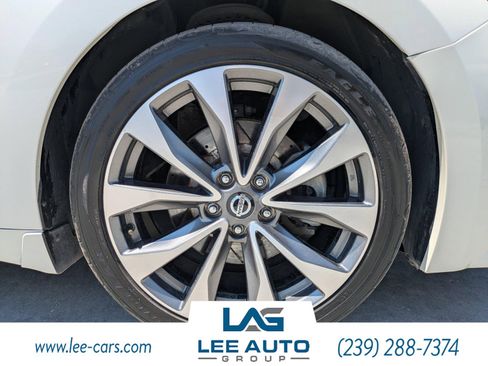 Used 2019 Nissan Maxima Platinum w/ Illumination Package FWD image 10