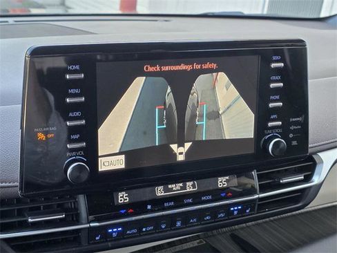 Certified 2023 Toyota Sienna Platinum image 21