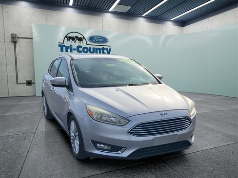 Used 2015 Ford Focus Titanium image 2