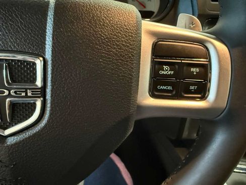 Used 2013 Dodge Challenger R/T RWD image 29