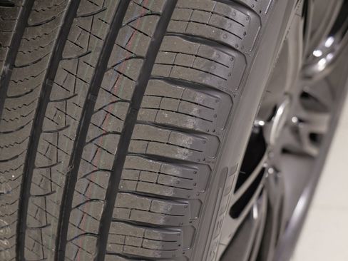 Used 2023 Land Rover Range Rover Velar R-Dynamic S image 60