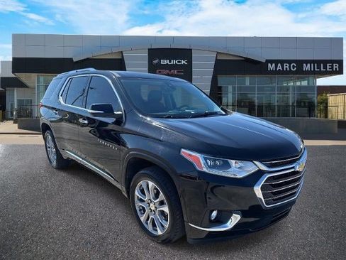 Used 2021 Chevrolet Traverse Premier FWD image 1