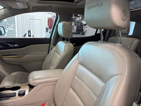 Used 2018 GMC Acadia Denali w/ Technology Package AWD/4WD image 16