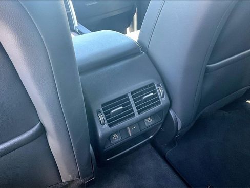 Used 2023 Land Rover Discovery Sport SE R-Dynamic image 13