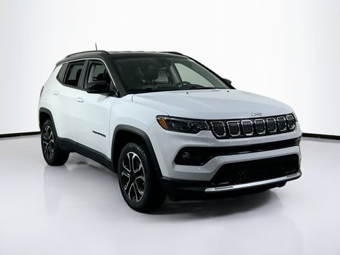 Used 2022 Jeep Compass Limited AWD/4WD image 3