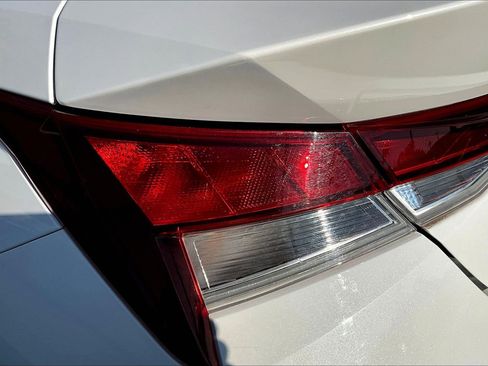 Used 2024 Hyundai Elantra SEL FWD image 23