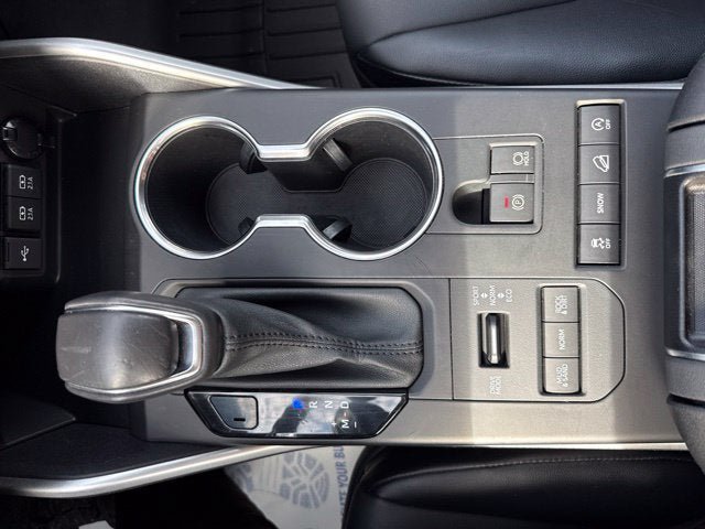 Used 2021 Toyota Highlander XLE AWD/4WD image 36