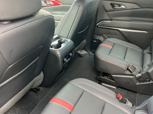 Certified 2024 Chevrolet Traverse RS w/ LPO, Floor Liner Package image 14