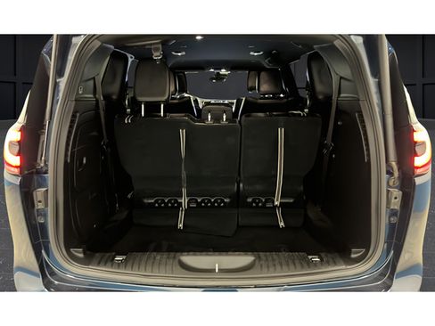 Used 2024 Chrysler Pacifica Limited FWD image 27