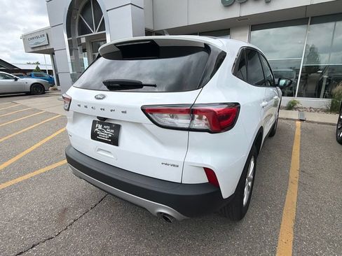 Used 2022 Ford Escape SE w/ Cold Weather Package AWD/4WD image 3