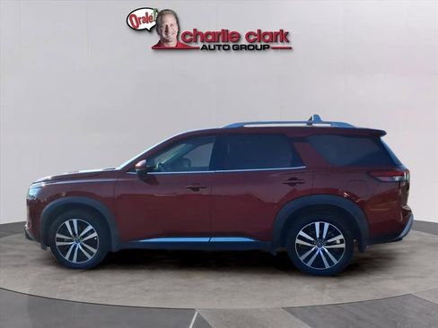 Used 2023 Nissan Pathfinder Platinum w/ Cargo Package image 2