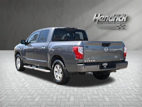 Used 2017 Nissan Titan SV RWD image 8