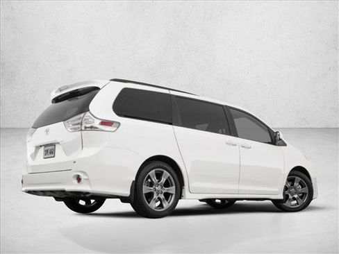 Used 2020 Toyota Sienna XLE image 10
