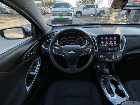 Used 2023 Chevrolet Malibu LT image 12