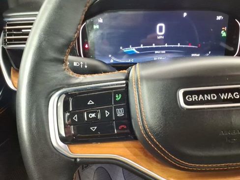 Used 2024 Jeep Grand Wagoneer L Series III AWD/4WD image 18