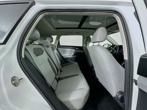 Used 2023 Volkswagen Taos SE image 27