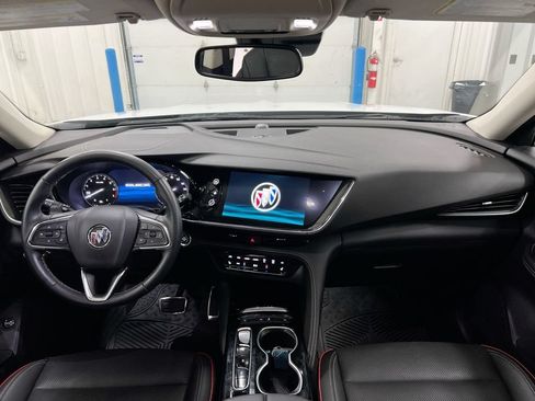 Used 2022 Buick Envision Essence w/ Sport Touring Package FWD image 10